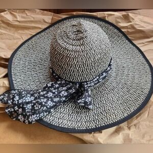 Elegant Black and White Sun Hat